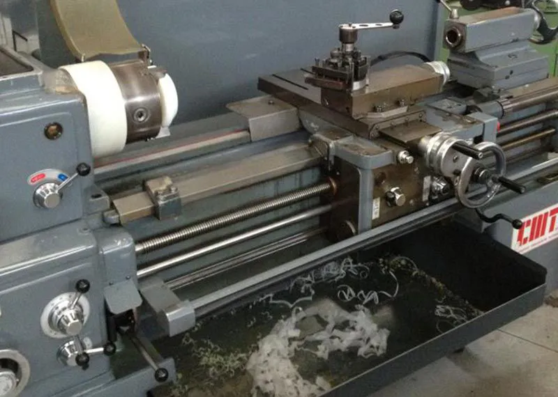 Macchinario lavorazione plastica